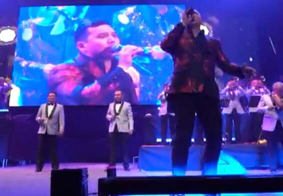 Edwin Luna durante su participación junto a la Sonora Santanera.