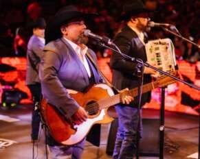 Con Grupo Intocable se reactivan los conciertos en el Domo Care este 2022.