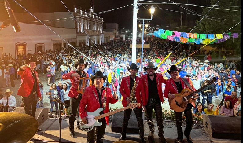 Kikin y los Astros recientemente se presentaron en Zacatecas.
