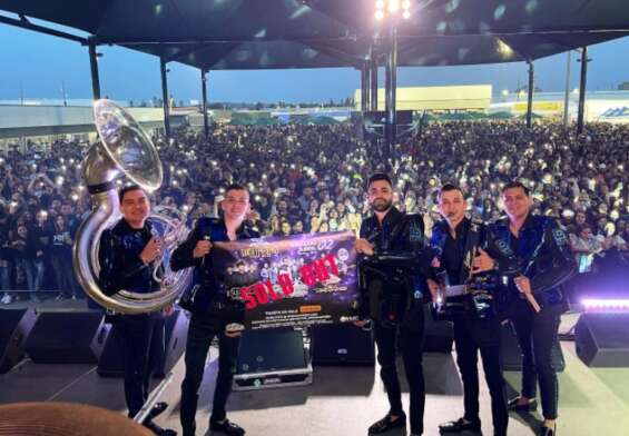 Los Parras, durante un reciente Sold Out en Los Ángeles, California. su presentación en