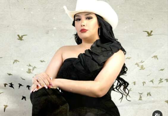 Valentina Elizalde espera que su papá se sienta orgullosa de ella al retomar sus canciones.