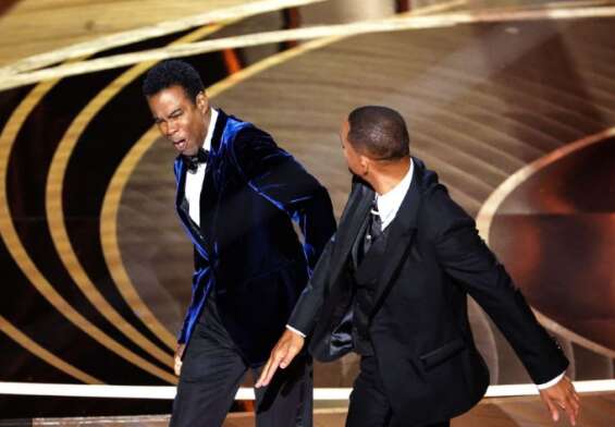 Will Smith da una bofetada a Chris Rock en la pasada entrega de Premios Óscar.