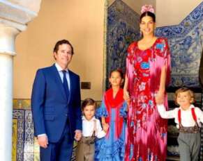 Bárbara Coppel junto a su esposo e hijos.