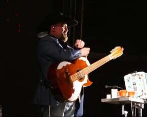 Grupo Intocable, en su concierto en la Plaza de Toros de la CDMX.
