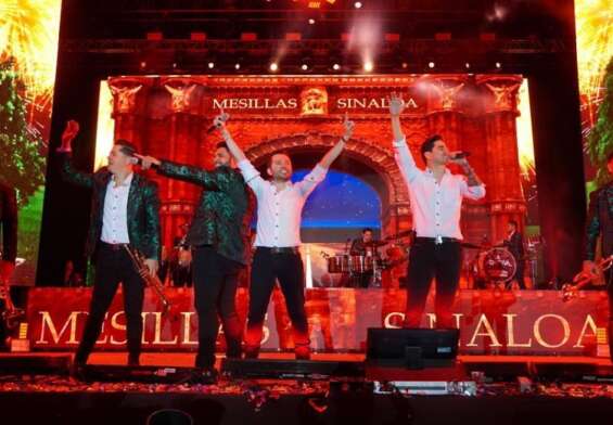 La Adictiva emociona a sus fans en la Feria de San Marcos de Aguascalientes.