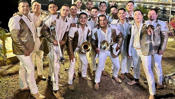 La Arrolladora Banda El Limón de René Camacho.