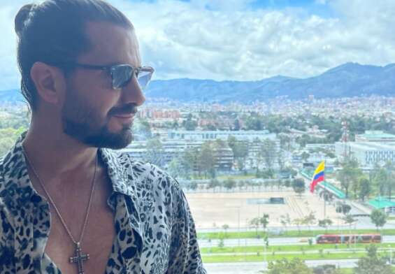 Simón León, en su visita a Bogotá, Colombia.