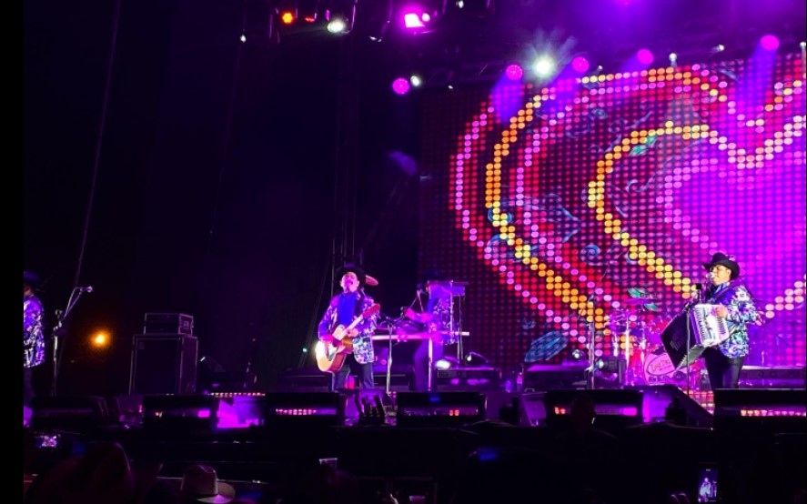 Los Tucanes de Tijuana, en su concierto en el Hipódromo de Hermosillo, Sonora.