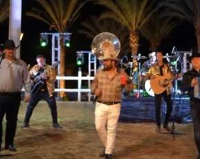 Dinámicos Jrs y Luis R. Conríquez graban el video en Guadalajara.