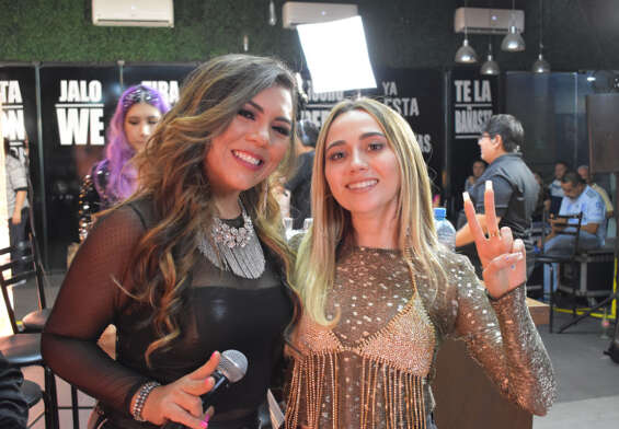 Emily y Carolina Ross.