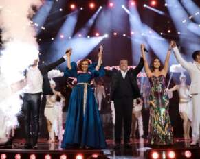 Kika Édga junto a La Sonora Santanera