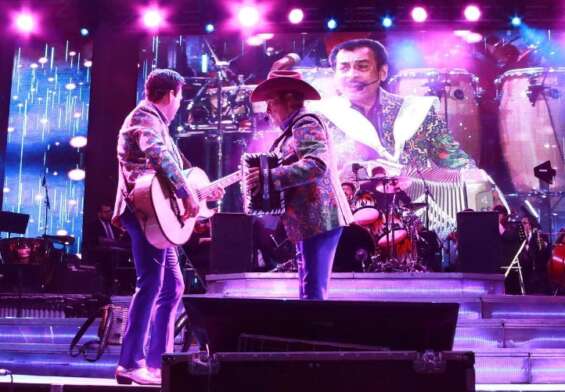 Los Tigres del Norte, en su presentación en el Hipódromo de Hermosillo, Sonora, el 4 de junio.