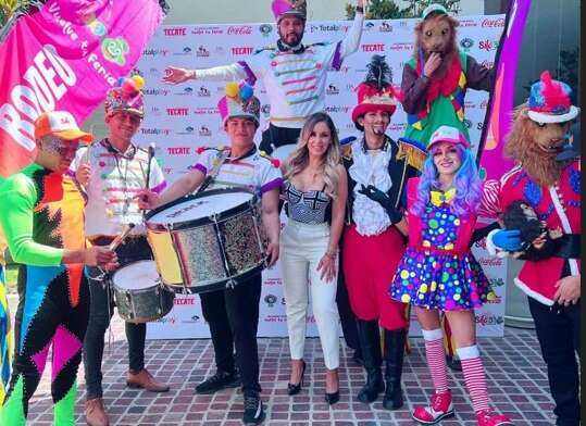 Alejandra González durante la inauguración de la Feria de Silao, Guanajuato.