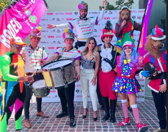 Alejandra González durante la inauguración de la Feria de Silao, Guanajuato.