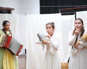 Obra 'Las niñas de la guerra', del Colectivo Teatral Aguaalada.