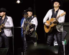 Exceso Norte durante su concierto en Chihuahua.
