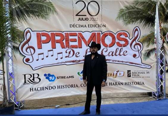 Fernando Ríos Román, cantautor culiacanense, ganador de Premios de la Calle 2022.