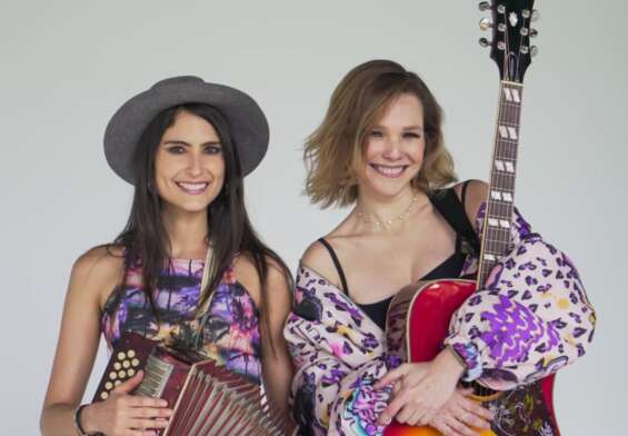 Lucia Covarrubias y Kika Édgar.