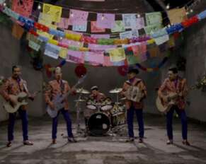 Los Tigres del Norte lanzaron el corrido 'El coyote'.