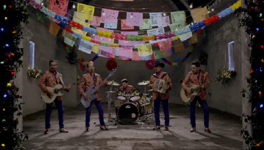 Los Tigres del Norte lanzaron el corrido 'El coyote'.