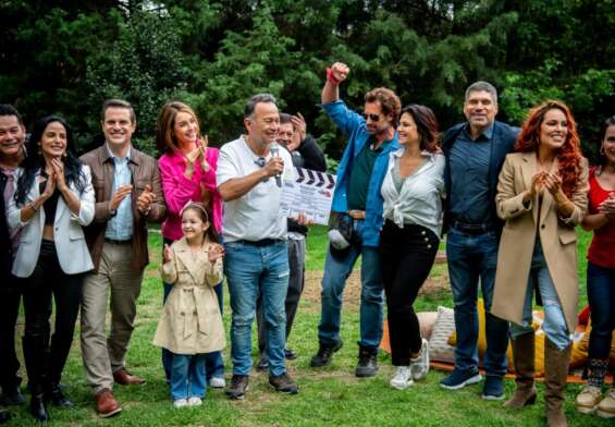 Elenco de la telenovela Los caminos del amor.
