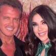 Luis Miguel reaparece rejuvenecido, rodeado de chicas y luciendo un rosario