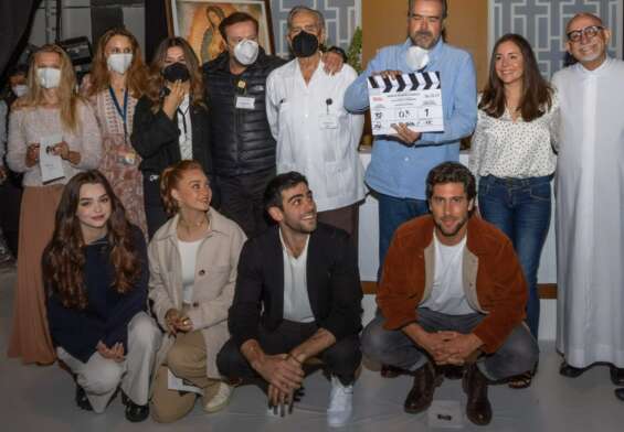 Elenco y equipo de producción dan claquetazo de la telenovela Mi secreto.