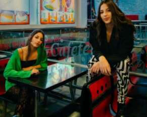 Las gemelas Valeria y Valentina integran el dueto Vale.