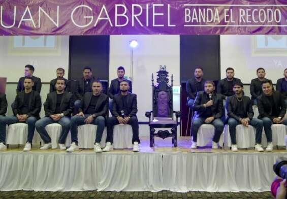 Banda El Recodo, durante la rueda de prensa.