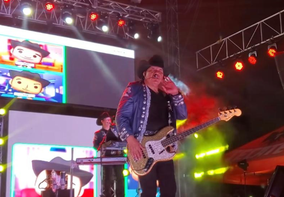 Lupe Esparza, vocalista de Bronco.