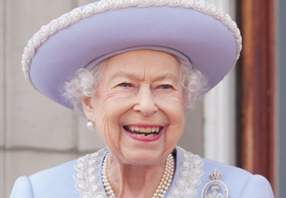Reina Isabel II
