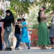 Jóvenes y adultos comparten la pista en las tradicionales Tardes de Danzón
